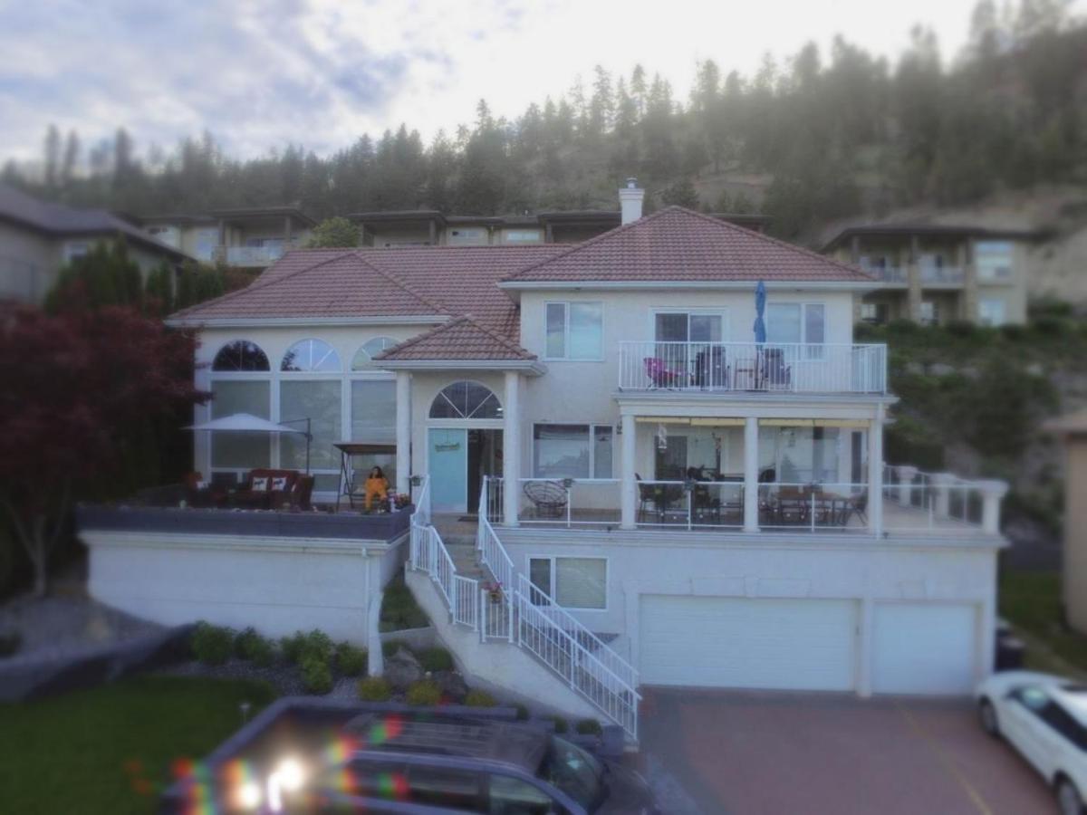Lakeview Oasis Bed And Breakfast West Kelowna Exterior photo